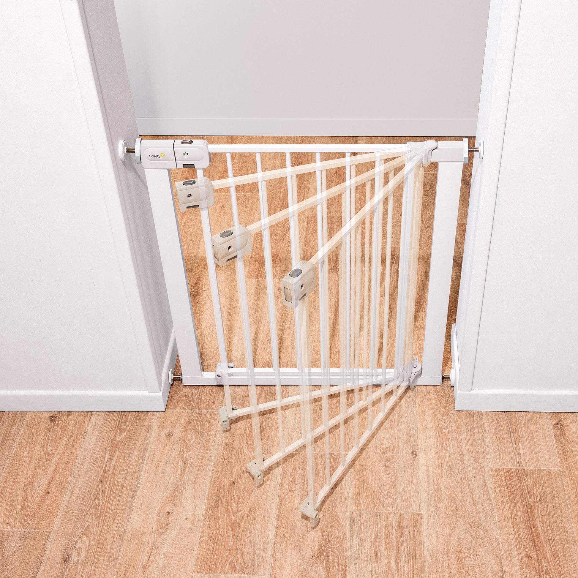 Safety 1st - Hand-Free Auto-Close Baby Safety Gate - image 2