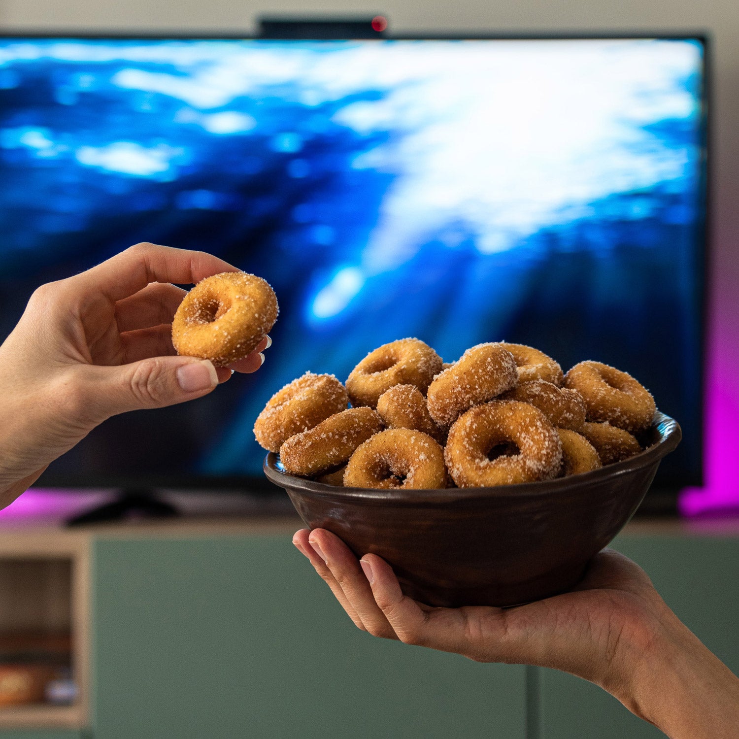 Pudgyboy's Heat & Toss Mini Donuts with Powdered Sugar, 4-pack - image 4