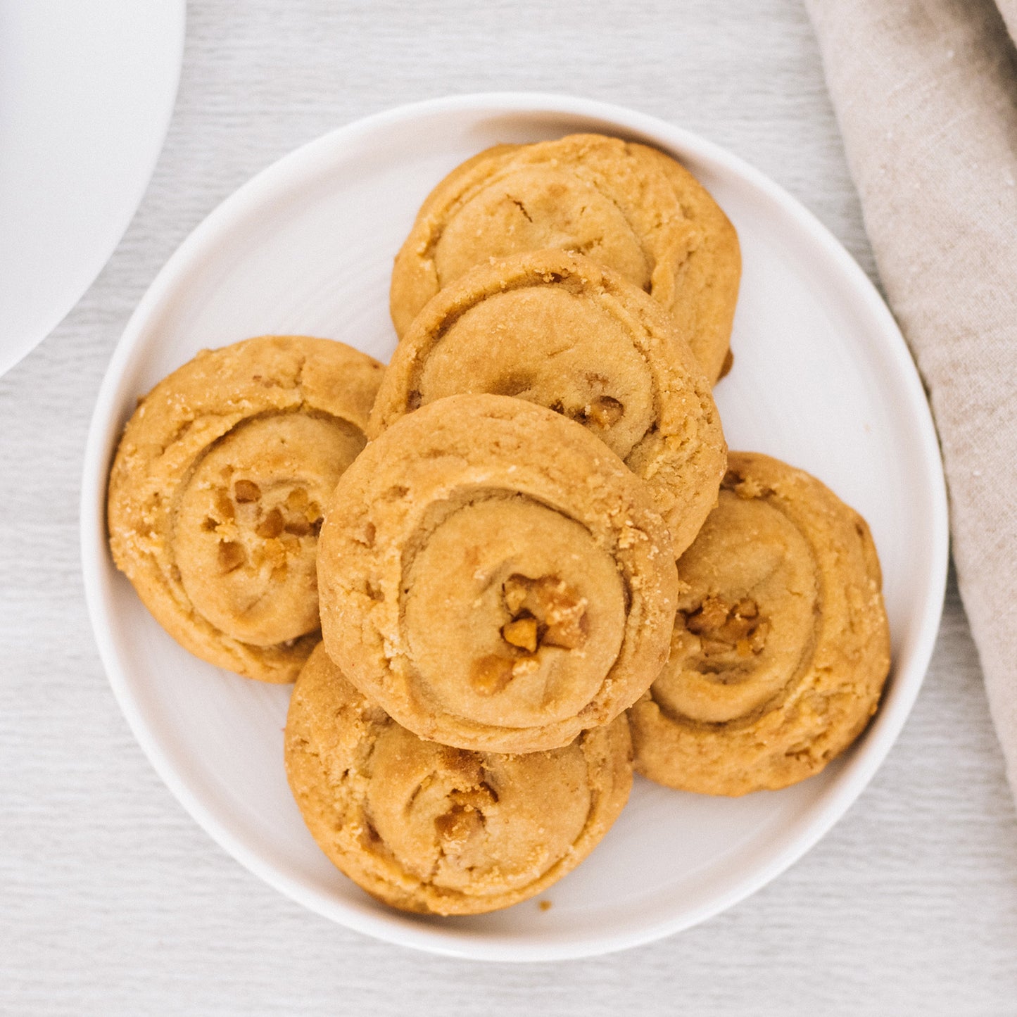 Mary Macleod's Embossed Jar Tins with a Variety of Shortbread Cookies, 2 x 30 Cookies - image 8