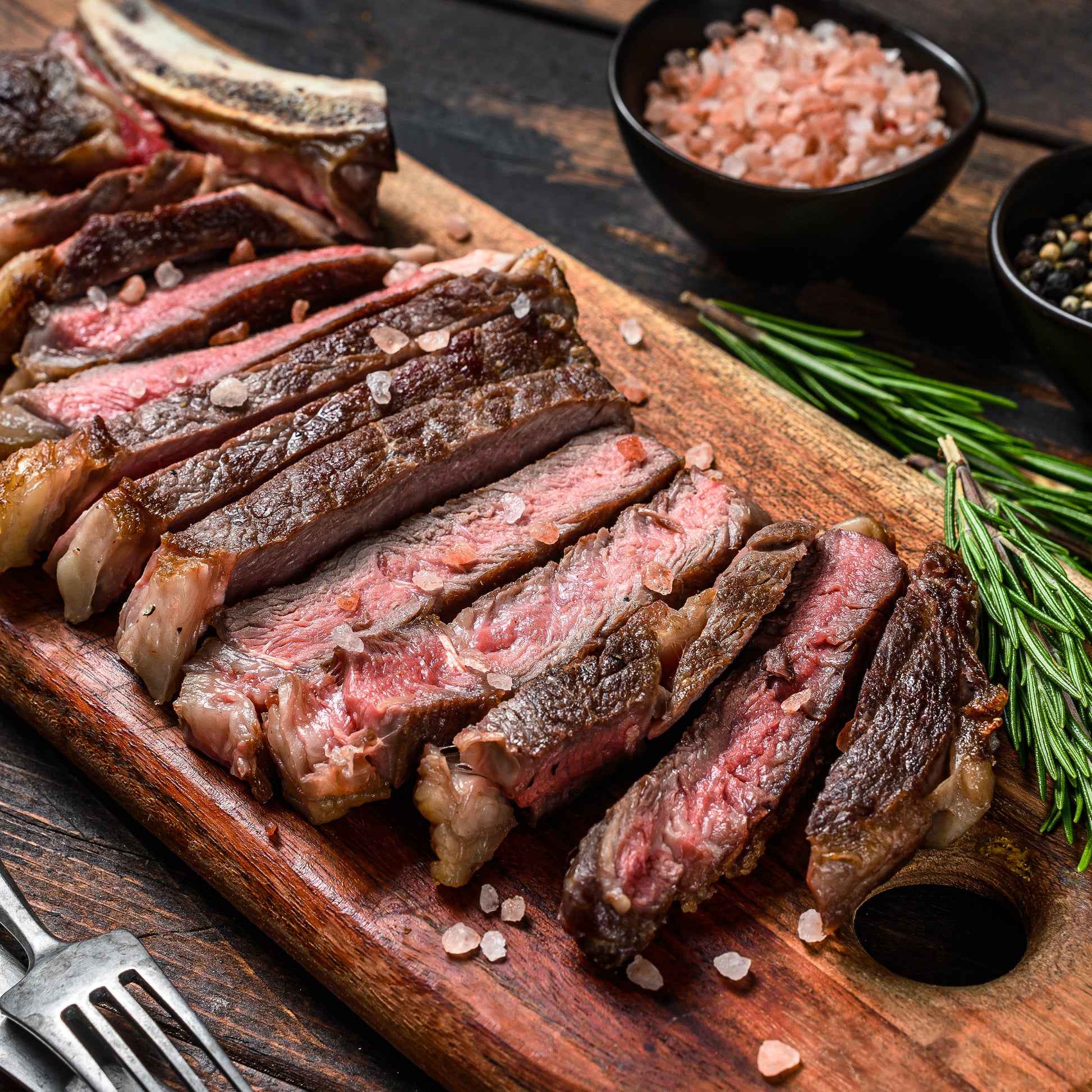 Near North Life Canada Prime New York Striploins, 16 oz - image 4
