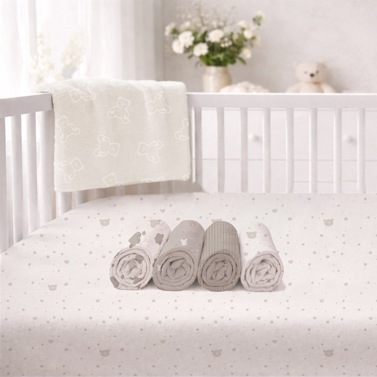 Piccolo Bambino Crib Essential Bundle, 7-piece - image 1